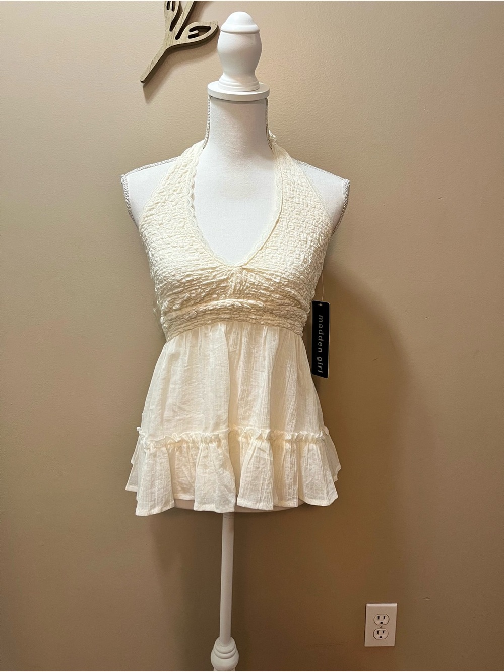 NWT Madden Girl Cream Color Flowy Halter Top Size Medium